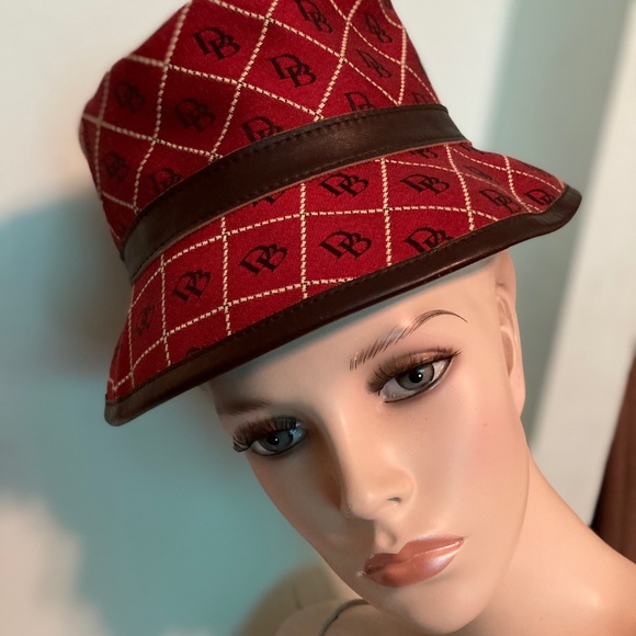 Dooney & Bourke bucket hat - Picture 2 of 8